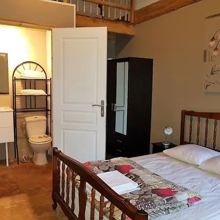 Maison Spacieuse Pres De Avec Piscine Privee *