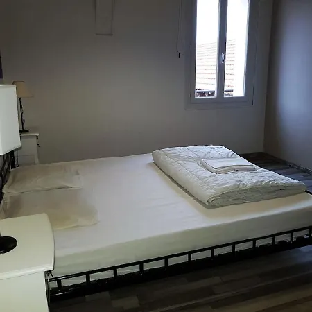Maison Spacieuse Pres De Avec Piscine Privee Holiday home *